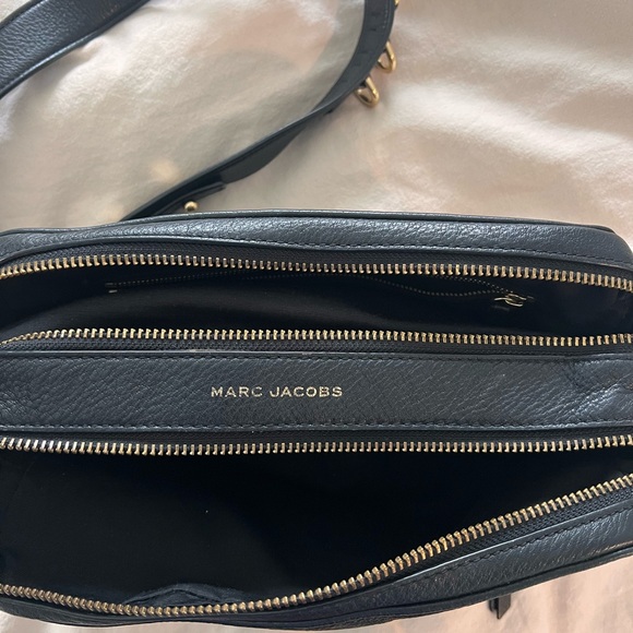Marc Jacobs Black and Gold Crossbody camera bag - Picture 4 of 12